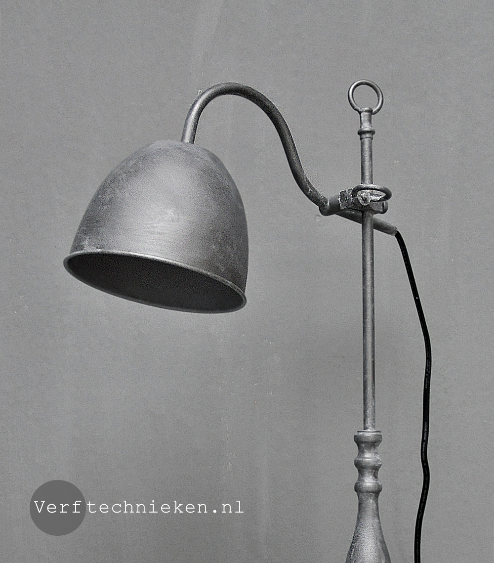 DIY vintage lamp - van shiny chroom naar stoer vintage