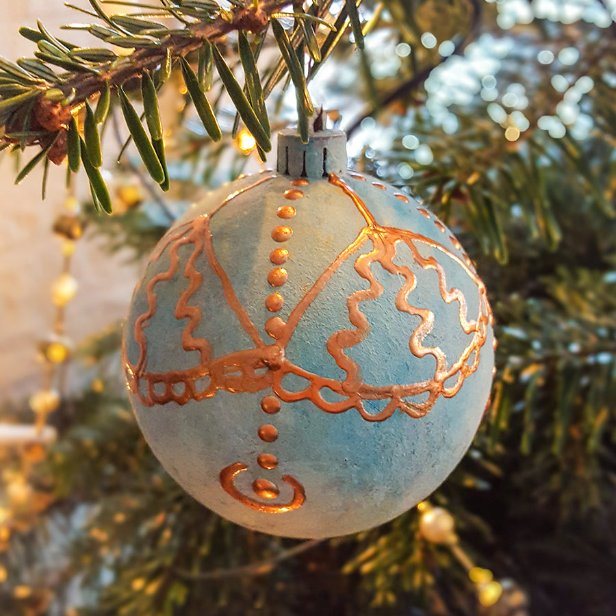 Kerstbal met Abbondanza Patina Effect en reliëf in Copper