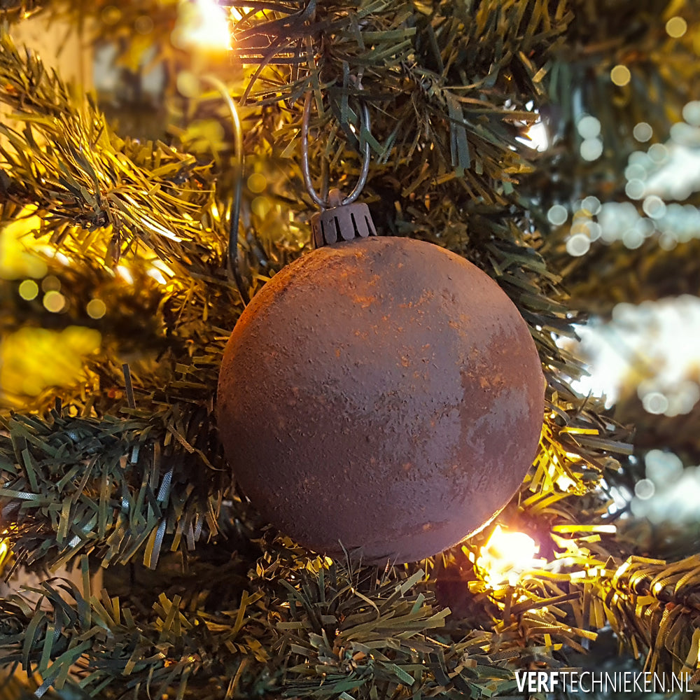 Stoere roestige kerstbal met Rusty Effect van Abbondanza